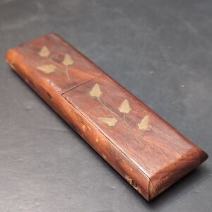 VGT,Wooden Pen Holder Box with Brass Inlay Leaf Design.